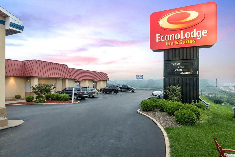 Econo Lodge Inn & Suites Triadelphia - Wheeling Buitenkant foto
