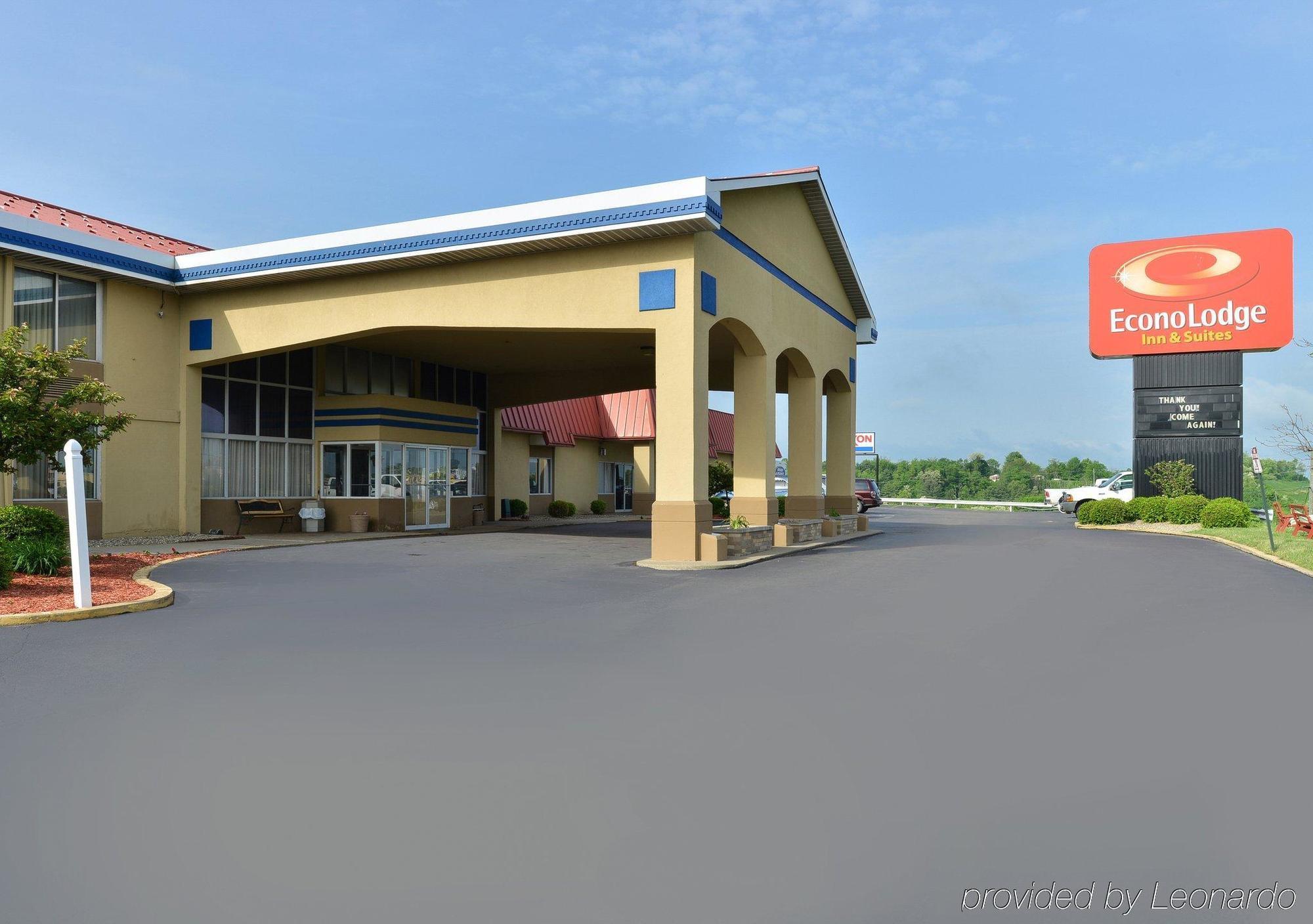 Econo Lodge Inn & Suites Triadelphia - Wheeling Buitenkant foto